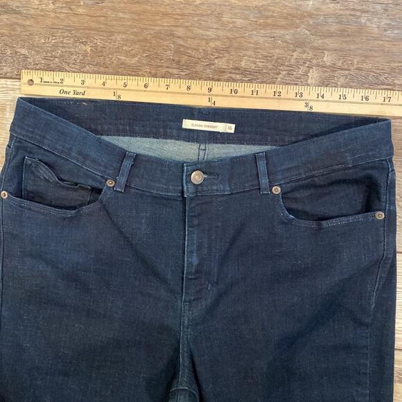 LEVI'S Super Chic Dark Wash Classic Straight Leg Jeans Size 16 - Picture 6 of 11